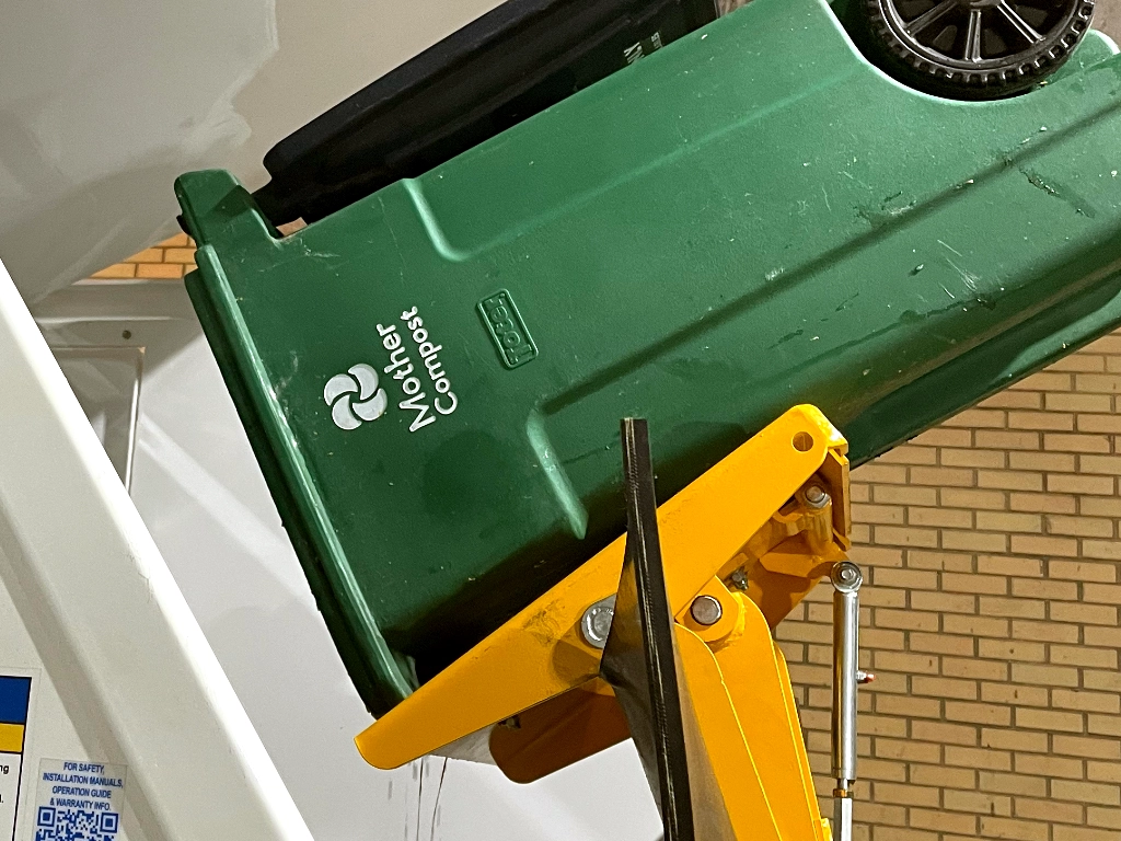 Tipping-bin